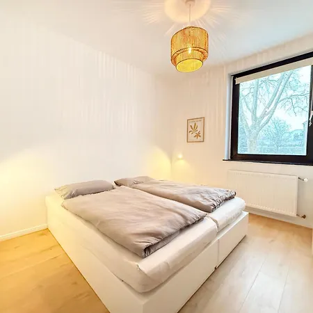 Lumen Nahe Koeln & Phantasialand Hürth