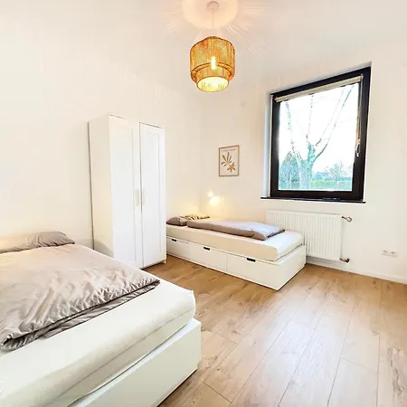 Lumen Nahe Koeln & Phantasialand Appartement