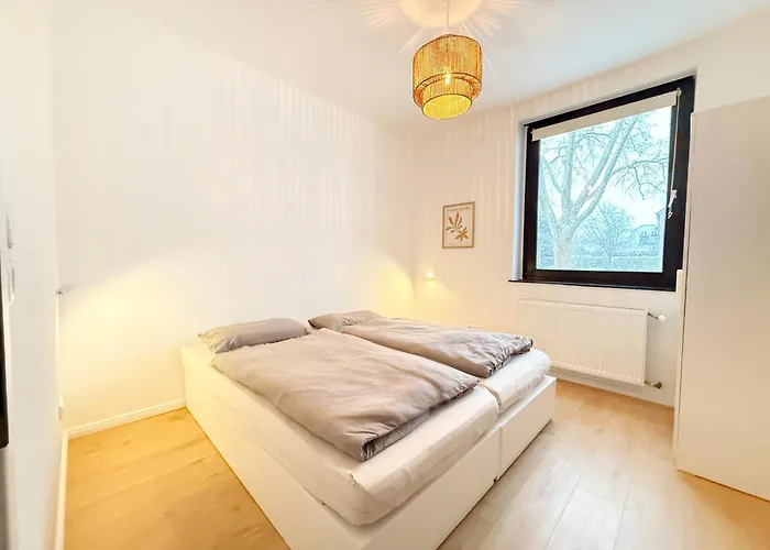 Lumen Nahe Koeln & Phantasialand Hürth